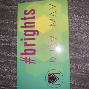 #bright eye shadow pallet